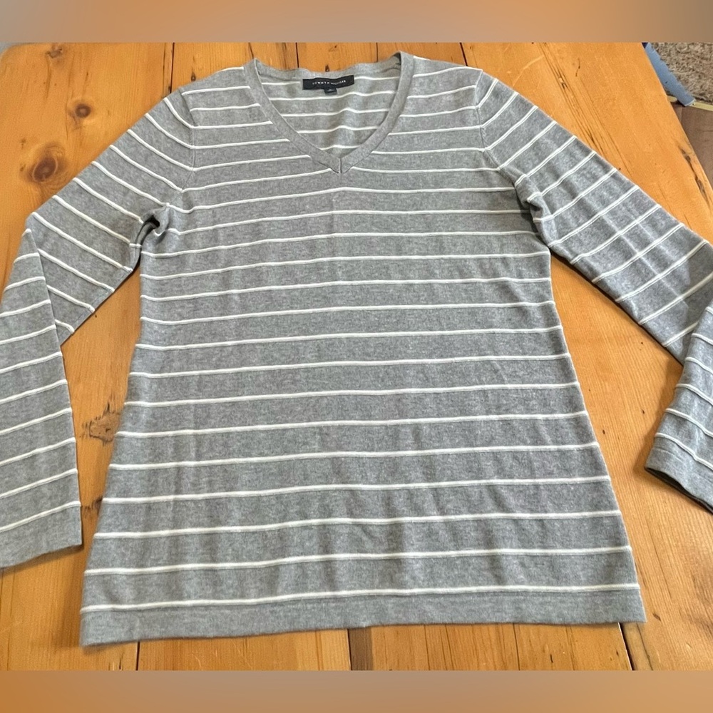 TOMMY HILFIGER Sweater ~ lightweight, v-neck, striped